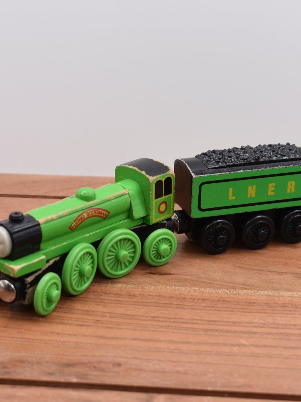 Flying Scotsman 2001 Vintage Rare Thomas and Friends Wooden Train Engine Magneti